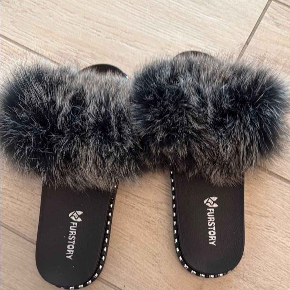 Black Faux Fur Women's Slippers